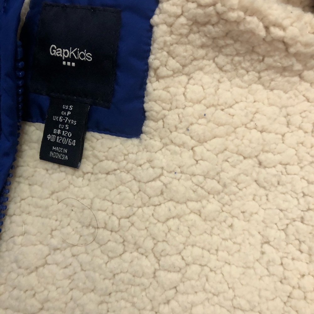 Vest - Picture 2 of 3